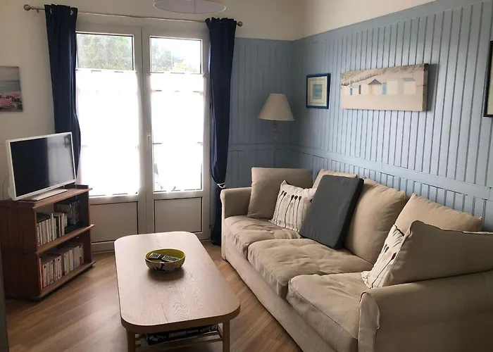 Nice 120M With Garden Near The Sea